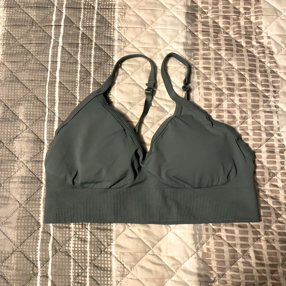 NWOT Lululemon Ebb to Street Bra Size 10